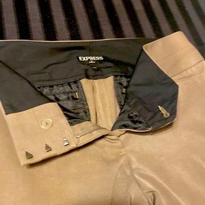 Womens express editor pants! Size 10 L tan color!! Beautiful fit hardly worn